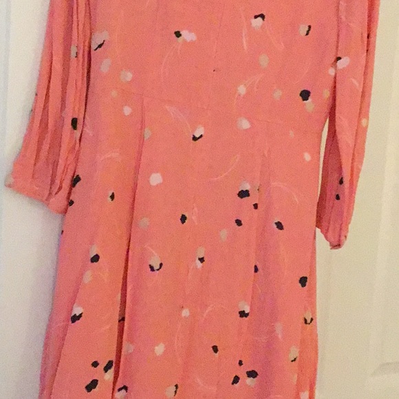 Pink Vneck dress - Picture 5 of 5